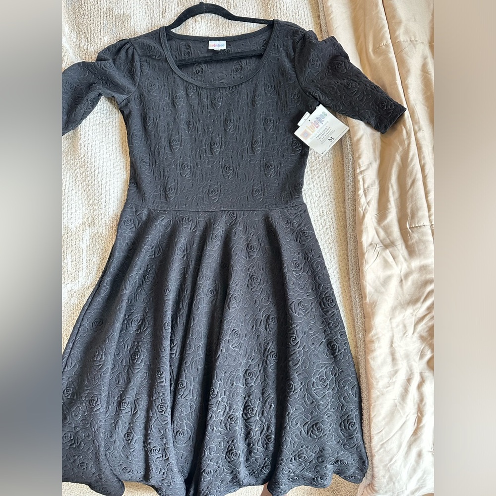 NWT LulaRoe Nicole Dress in Solid Black Textured Rose Print
